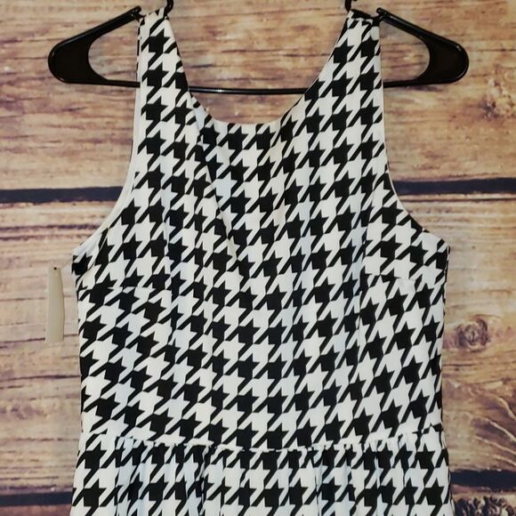 ⭐NWT Houndstooth Flirty Dress - Picture 2 of 8